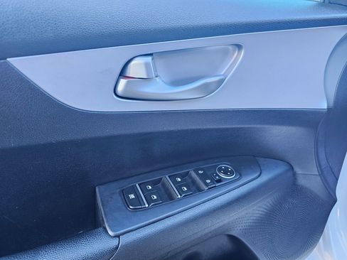 Used 2023 Kia Forte LXS w/ LXS Technology Package FWD image 29