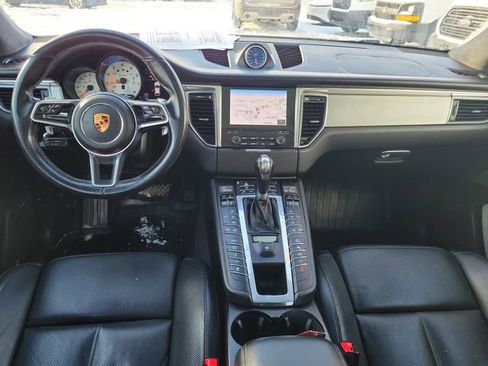 Used 2018 Porsche Macan Turbo image 26