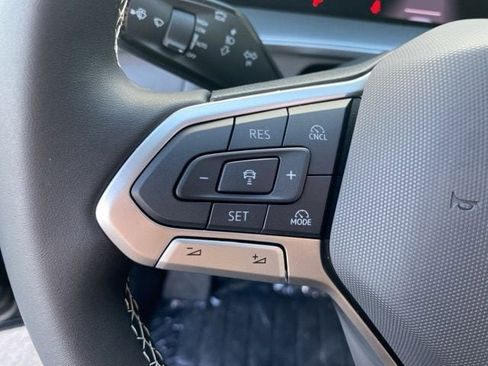 New 2025 Volkswagen Tiguan SE image 29