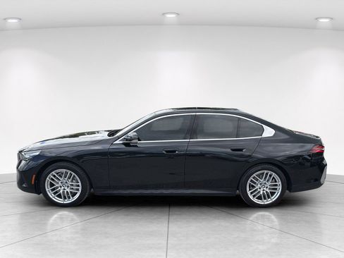 Certified 2024 BMW 530i w/ Convenience Package RWD image 7