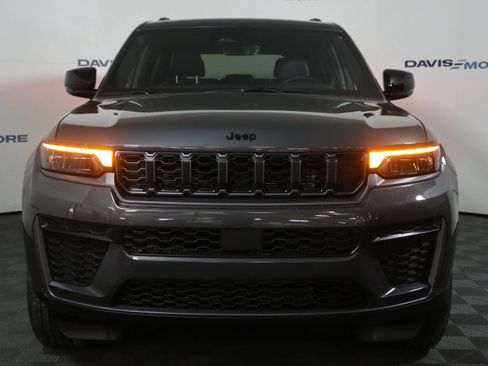 New 2026 Jeep Grand Cherokee Altitude AWD/4WD image 13
