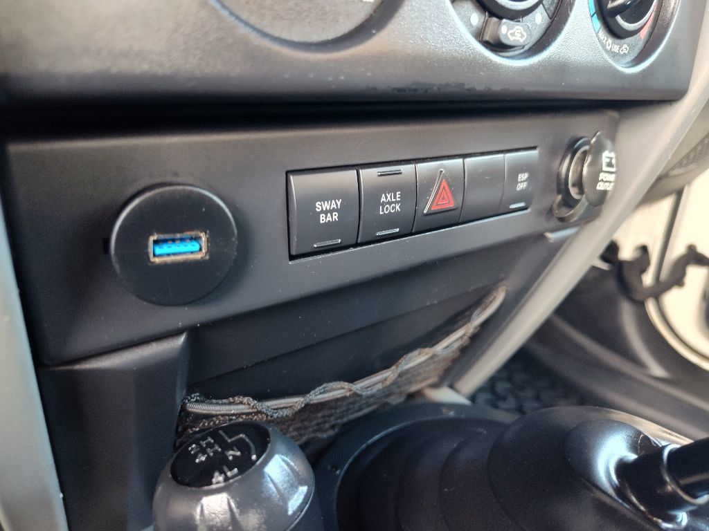 Used 2009 Jeep Wrangler Rubicon w/ PWR Convenience Group AWD/4WD image 24