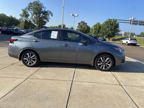 Used 2025 Nissan Versa SV w/ Trunk Package FWD image 13