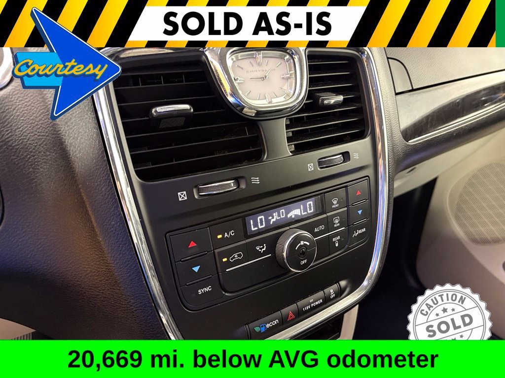 Used 2014 Chrysler Town & Country Touring FWD image 22