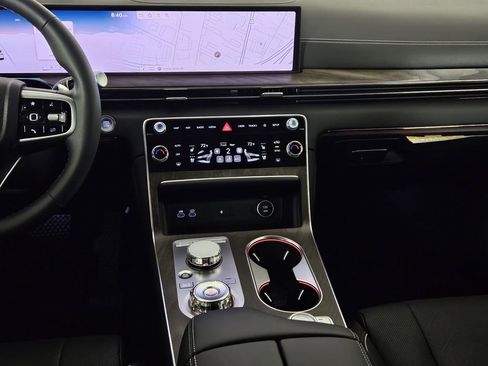 Used 2025 Genesis GV80 2.5T Prestige image 10