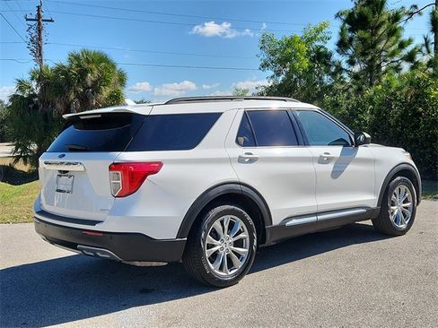 Used 2020 Ford Explorer XLT w/ Equipment Group 202A image 4