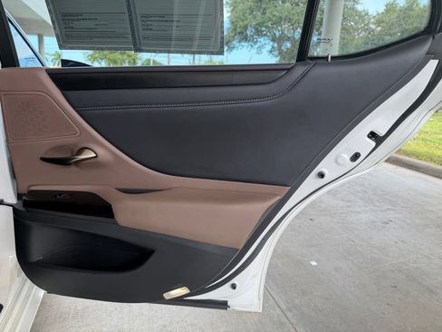 Used 2023 Lexus ES 350 w/ Premium Package FWD image 29