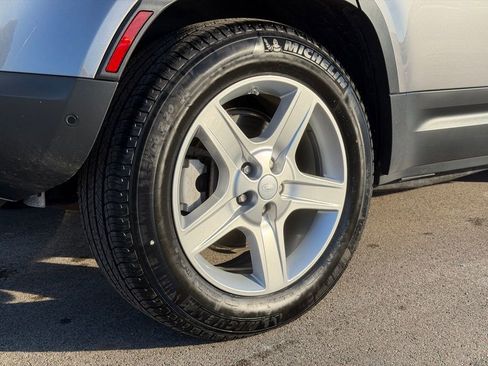 Used 2021 Land Rover Defender 110 SE image 26