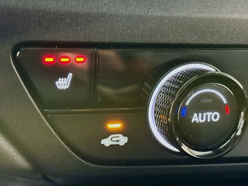 Used 2025 Honda Accord SE image 17