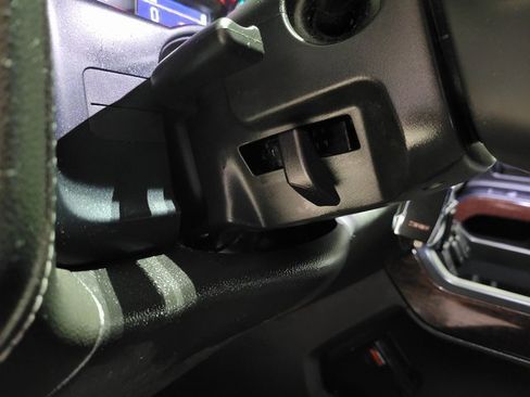 Used 2018 GMC Sierra 1500 SLT w/ SLT Premium Package image 38