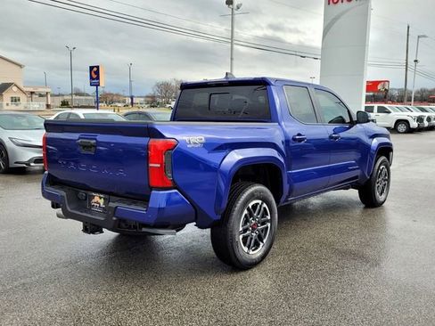 Used 2024 Toyota Tacoma TRD Sport w/ TRD Sport Upgrade Package RWD image 7