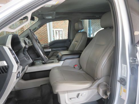 Used 2017 Ford F150 Lariat w/ Equipment Group 502A Luxury image 15