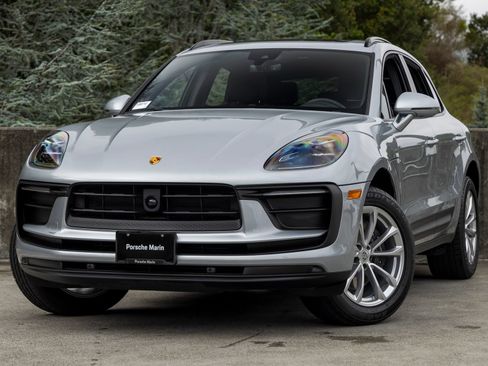 Certified 2026 Porsche Macan AWD/4WD image 1