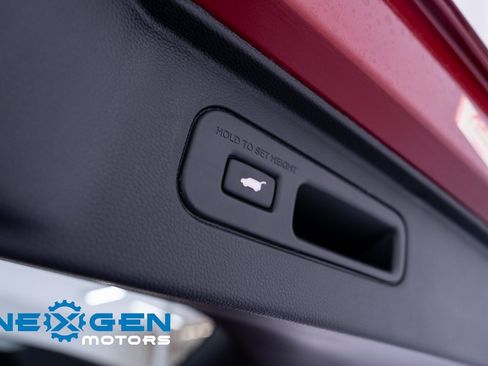 Used 2025 Honda Pilot TrailSport image 44