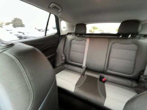 Used 2025 Chevrolet Trax LT w/ LT Convenience Package image 37