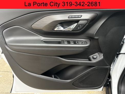 Used 2023 GMC Terrain SLT FWD image 9