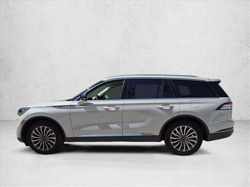 Used 2023 Lincoln Aviator 2WD w/ Premium Package image 8