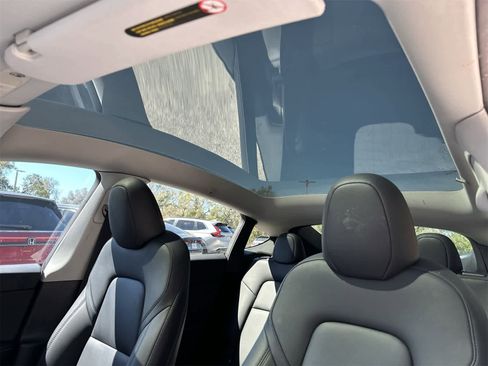 Used 2024 Tesla Model Y Performance image 17