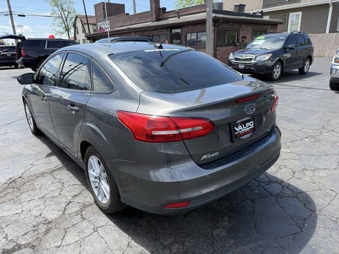 Used 2018 Ford Focus SE FWD image 7