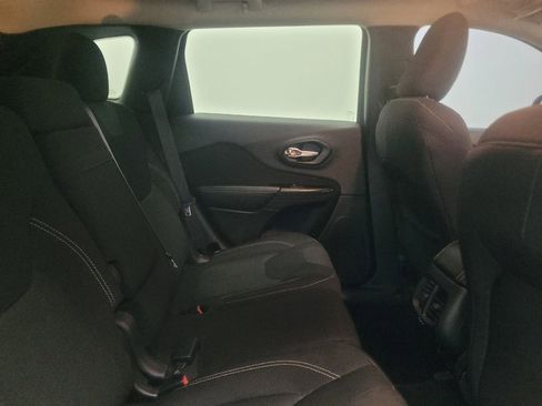 Used 2015 Jeep Cherokee Latitude AWD/4WD image 19