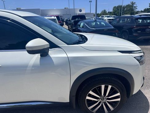 Used 2023 Nissan Pathfinder Platinum AWD/4WD image 15