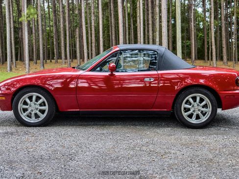 Used 1990 MAZDA MX-5 Miata RWD image 15