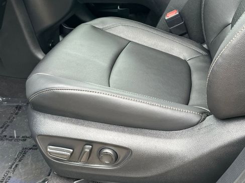 Used 2026 Toyota Sienna XLE Woodland Edition AWD/4WD image 24