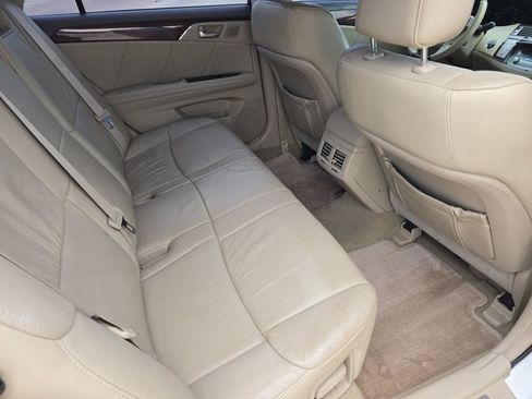 Used 2010 Toyota Avalon Limited FWD image 11