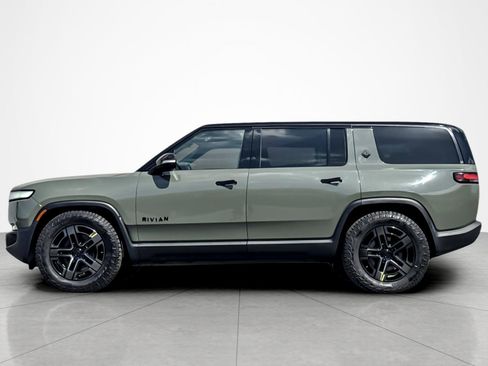Used 2023 Rivian R1S Launch Edition image 2
