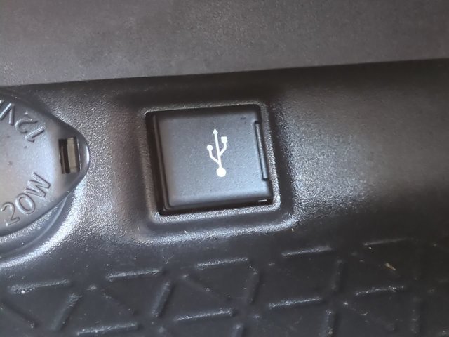Used 2021 Toyota RAV4 LE AWD/4WD image 21