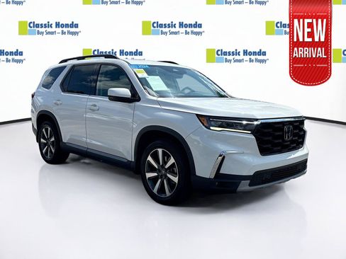 Certified 2024 Honda Pilot Touring image 1