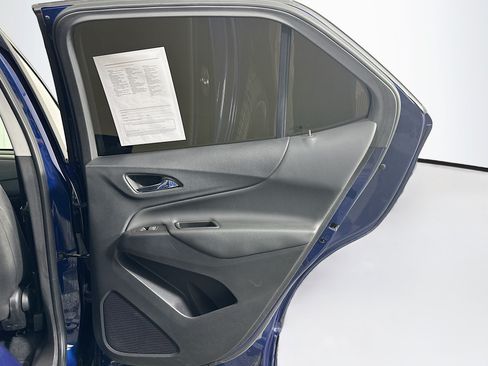 Used 2023 Chevrolet Equinox LT FWD image 32