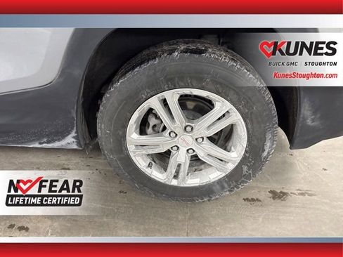 Used 2024 GMC Terrain SLE image 7