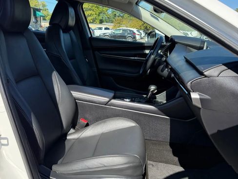 Used 2022 MAZDA MAZDA3 s image 17