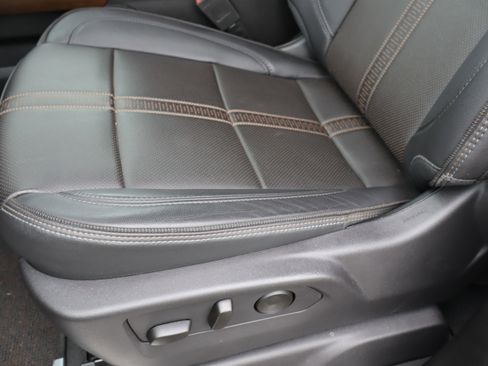 Used 2024 Chevrolet Silverado 3500 High Country w/ Technology Package image 22