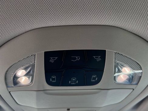 Used 2018 Chrysler Pacifica Touring-L w/ Advanced Safetytec Group image 20