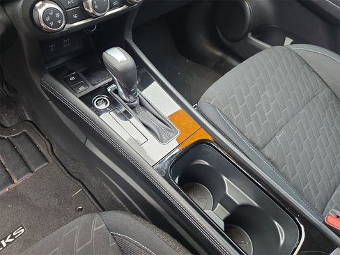 Used 2024 Nissan Kicks SV image 10