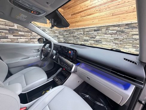 Used 2024 Hyundai Kona Limited image 13