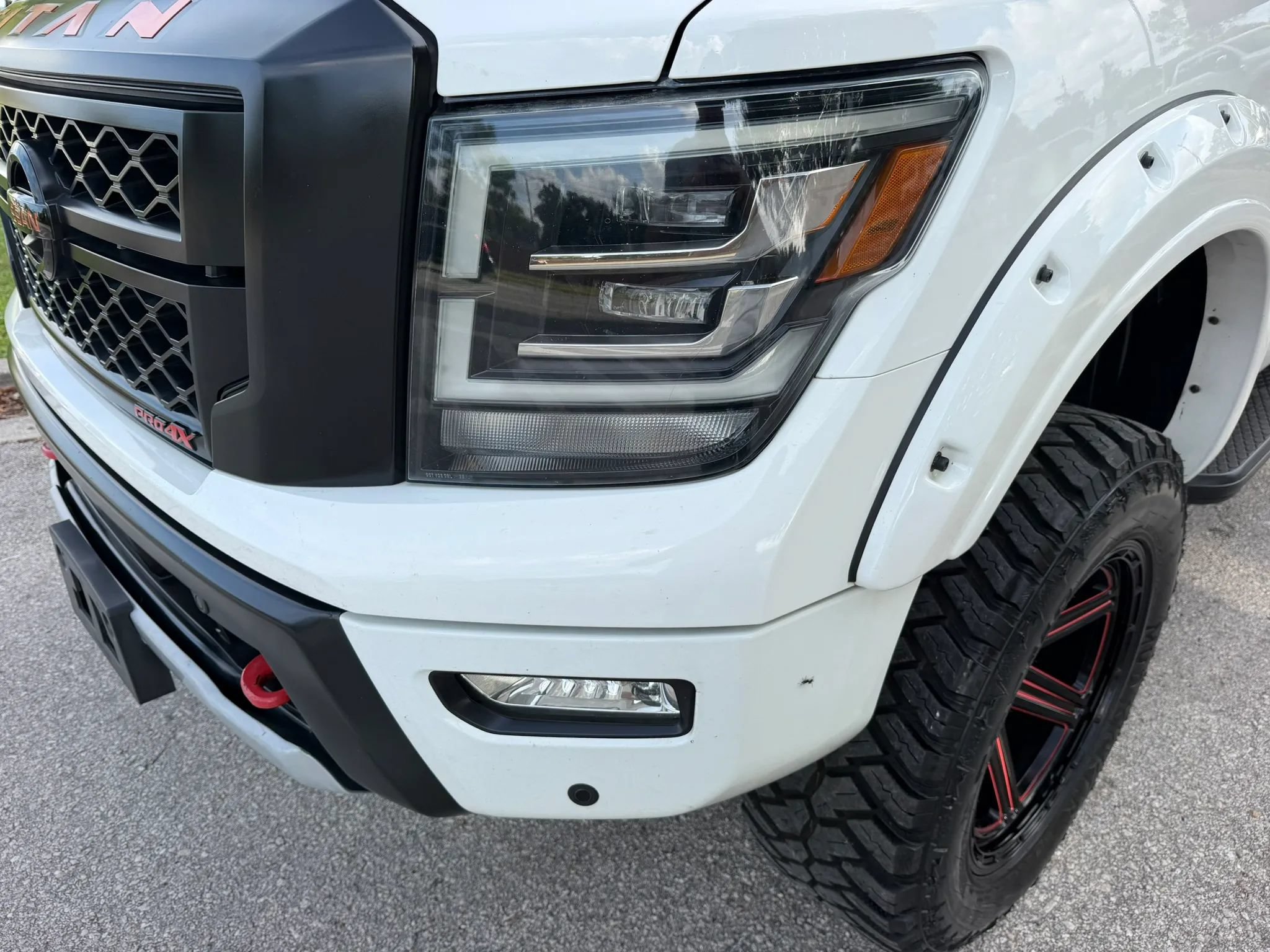 Used 2020 Nissan Titan PRO-4X w/ Pro-4x Convenience Package AWD/4WD image 17