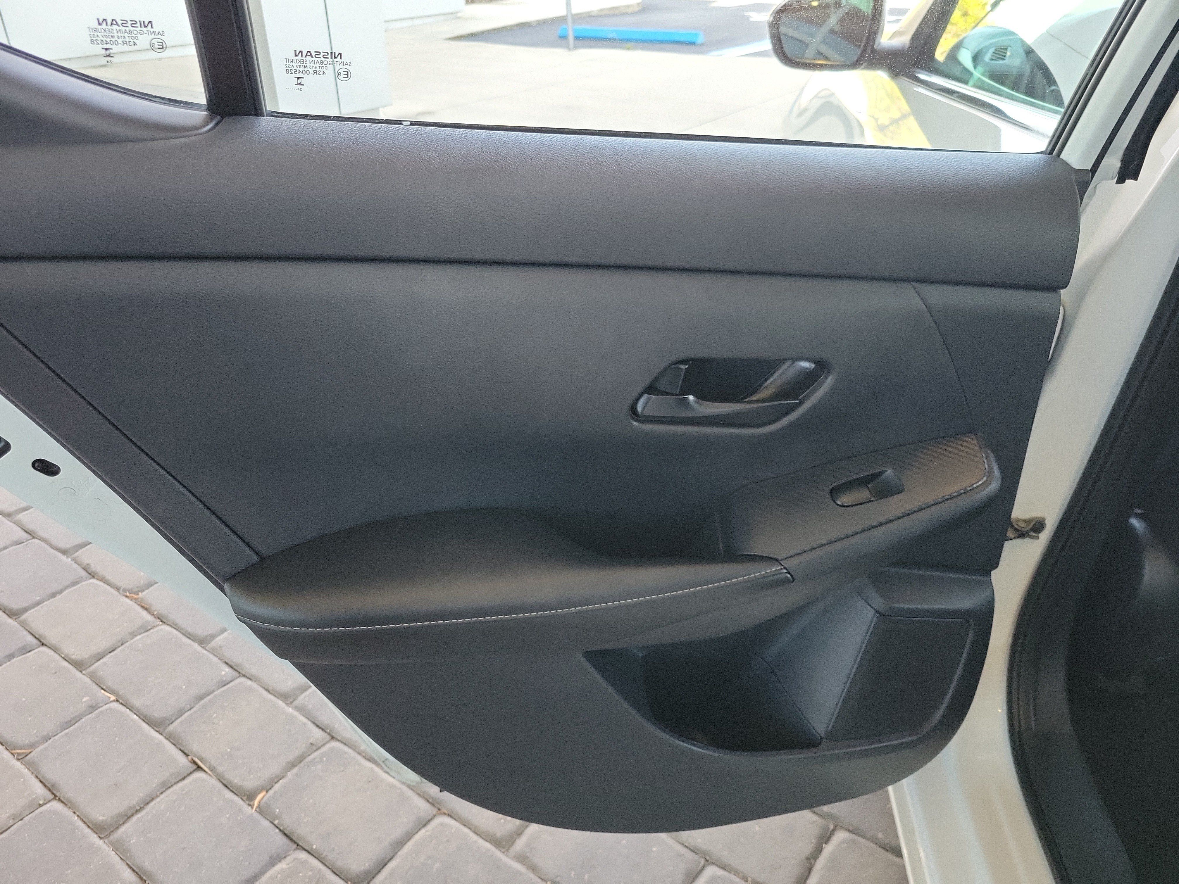Used 2025 Nissan Sentra SV FWD image 28