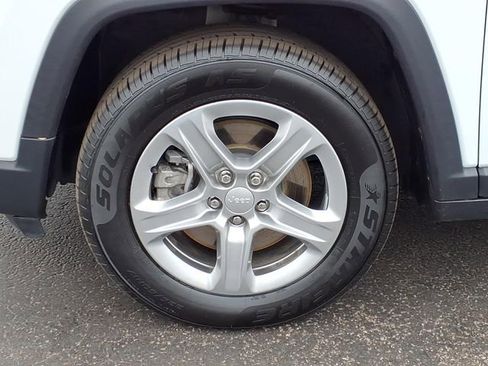 Used 2024 Jeep Compass Latitude image 21