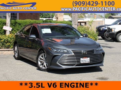 Used 2019 Toyota Avalon XLE image 1