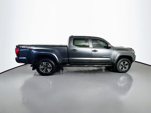 Used 2018 Toyota Tacoma TRD Sport image 26