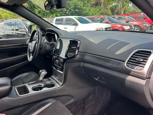 Used 2019 Jeep Grand Cherokee Altitude RWD image 7