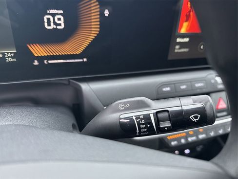 New 2025 Kia K4 LXS image 19