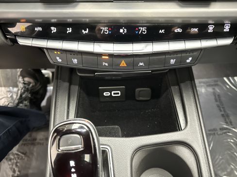 Used 2024 Cadillac XT4 Sport image 39