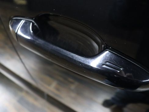 Used 2023 Toyota Tacoma SR5 w/ Technology Package image 10