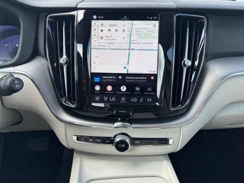 Certified 2025 Volvo XC60 B5 Core w/ Protection Package Premier AWD/4WD image 8