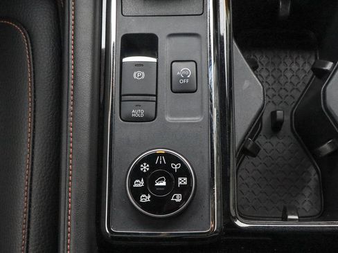 Used 2025 Nissan Pathfinder Rock Creek AWD/4WD image 24