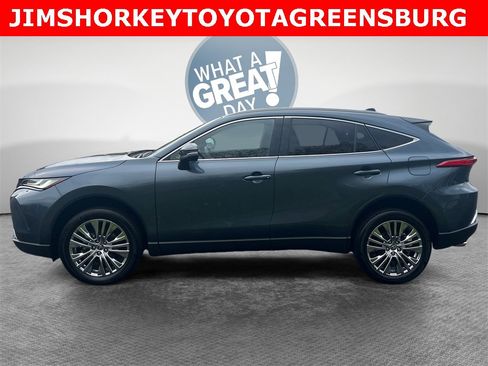 Used 2024 Toyota Venza XLE image 7